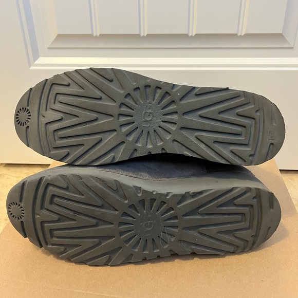 UGG Amie - Picture 2 of 4